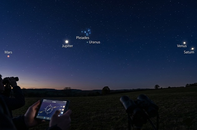 Waktu Terbaik Mengamati Fenomena Astronomi Februari 2026